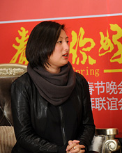 侯捷接受新华网专访