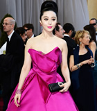 高清：奥斯卡红毯范冰冰粉色礼服 大秀香肩雪肤