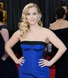 瑞茜·威瑟斯彭复古造型典雅亮相