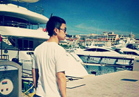 董子健抵达戛纳微博晒照 角逐影帝获网友力挺