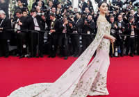 戛纳官方画面只见范冰冰背影 张馨予造型遭吐槽