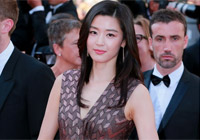 全智贤深V优雅亮相戛纳 李冰冰变性感冰雪女王