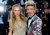 帕丽斯·希尔顿携手孙祖杨 惊艳亮相戛纳红毯