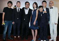 《少年班》上海雨中首映 韩寒惊喜现身力挺