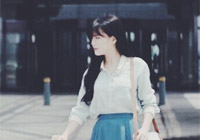 南笙藍白隨拍清新靈動 演繹早秋文藝穿衣法
