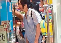 楊千嬅3歲兒子近照曝光 與小姑娘玩耍盡顯天真