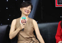 林青霞現場脫鞋秀蓮足 向記者追問八卦問題