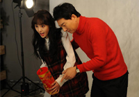 顏值父女檔 鄭爽與爸爸拍拜年照父女親密挽手