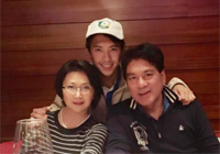 朱時茂兒子曬一家三口合影 祝福網友新年快樂