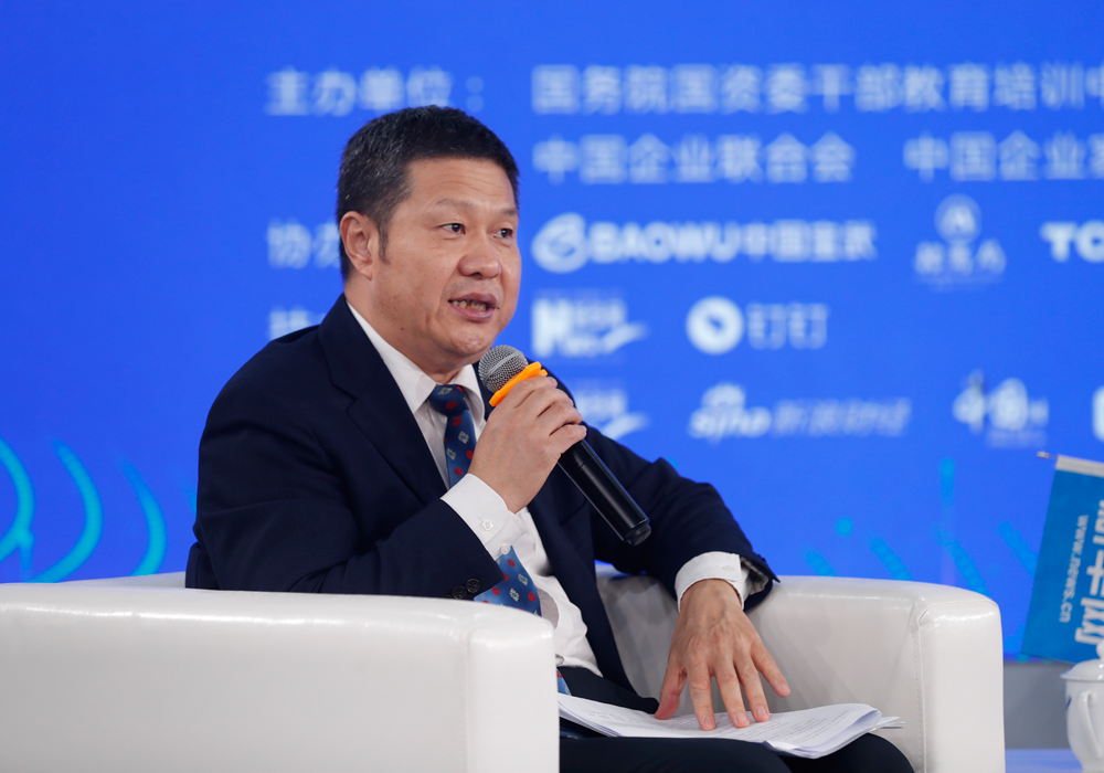 中国社会科学院经济研究所所长、研究员、博士生导师黄群慧