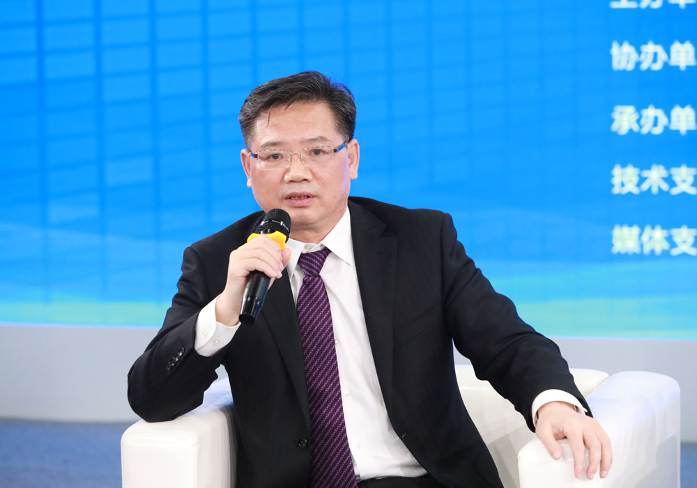 中国宝武钢铁集团有限公司总经理、党委副书记胡望明