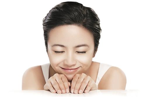 汤唯广告大片曝光 演绎各种表情惟妙惟肖(图)