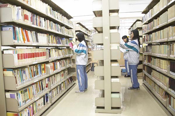 李晓秋:彩云服务提供更多更好借阅图书