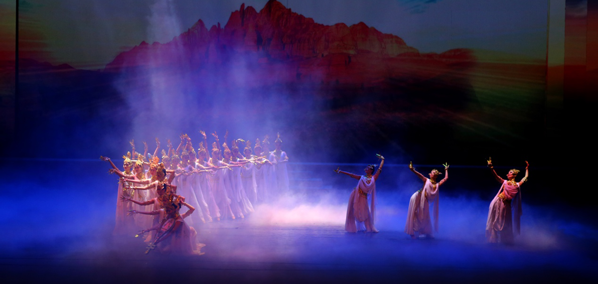 &ldquo;丝途&middot;昂扬&rdquo;考察队探访《丝路花雨》