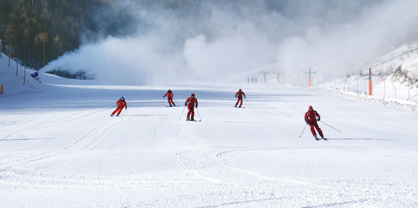 中国优秀旅游城市内蒙古赤峰市冬季冰雪旅游火爆