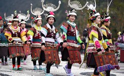 贵州丹寨：翻鼓节 迎春耕