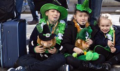 圣帕特里克节游行在伦敦举行