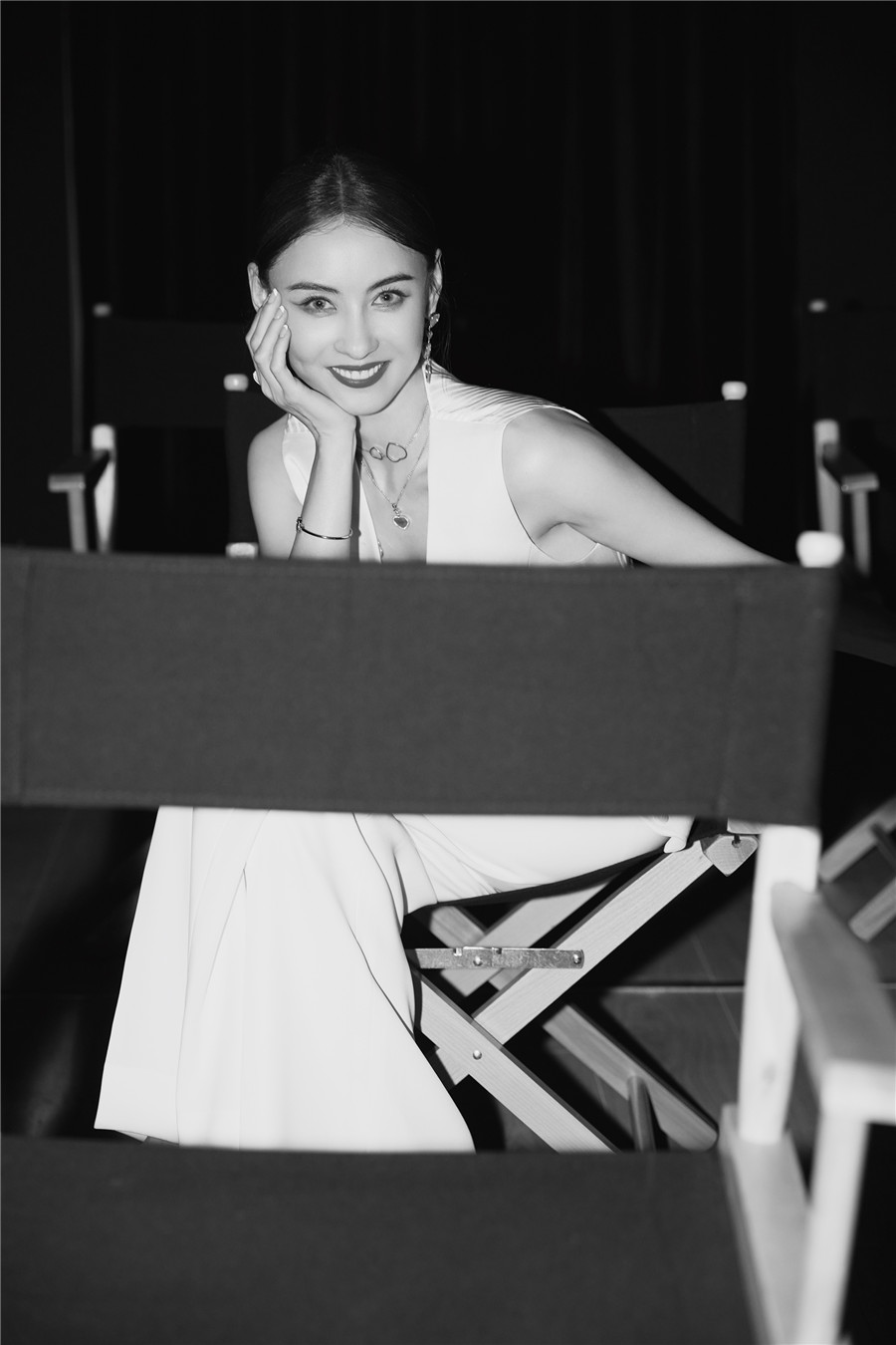 张柏芝最新写真曝光 干练造型演绎别样时尚魅力