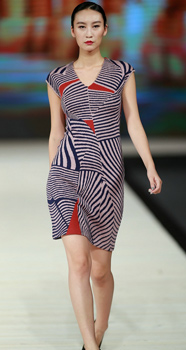 蕾沃尔时装发布