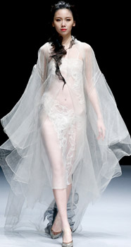 李薇时装发布