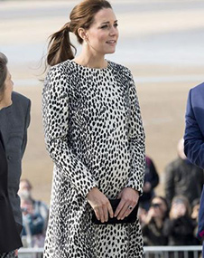 凯特王妃大肚街拍 孕妈照样优雅时尚