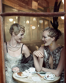 时尚大片带你领略法国咖啡馆文化