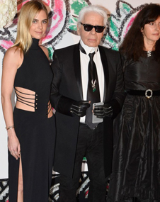 摩纳哥举行玫瑰舞会 时尚界大腕现身