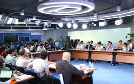 研讨会现场嘉宾热烈讨论