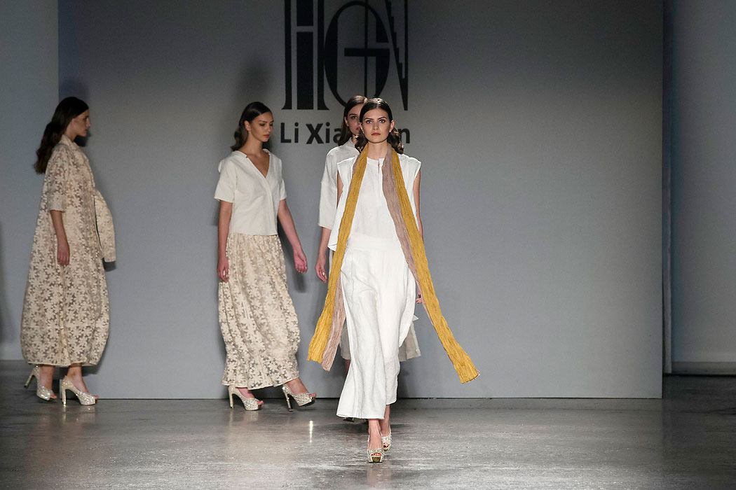 李小燕"心中的太阳花"米兰大秀