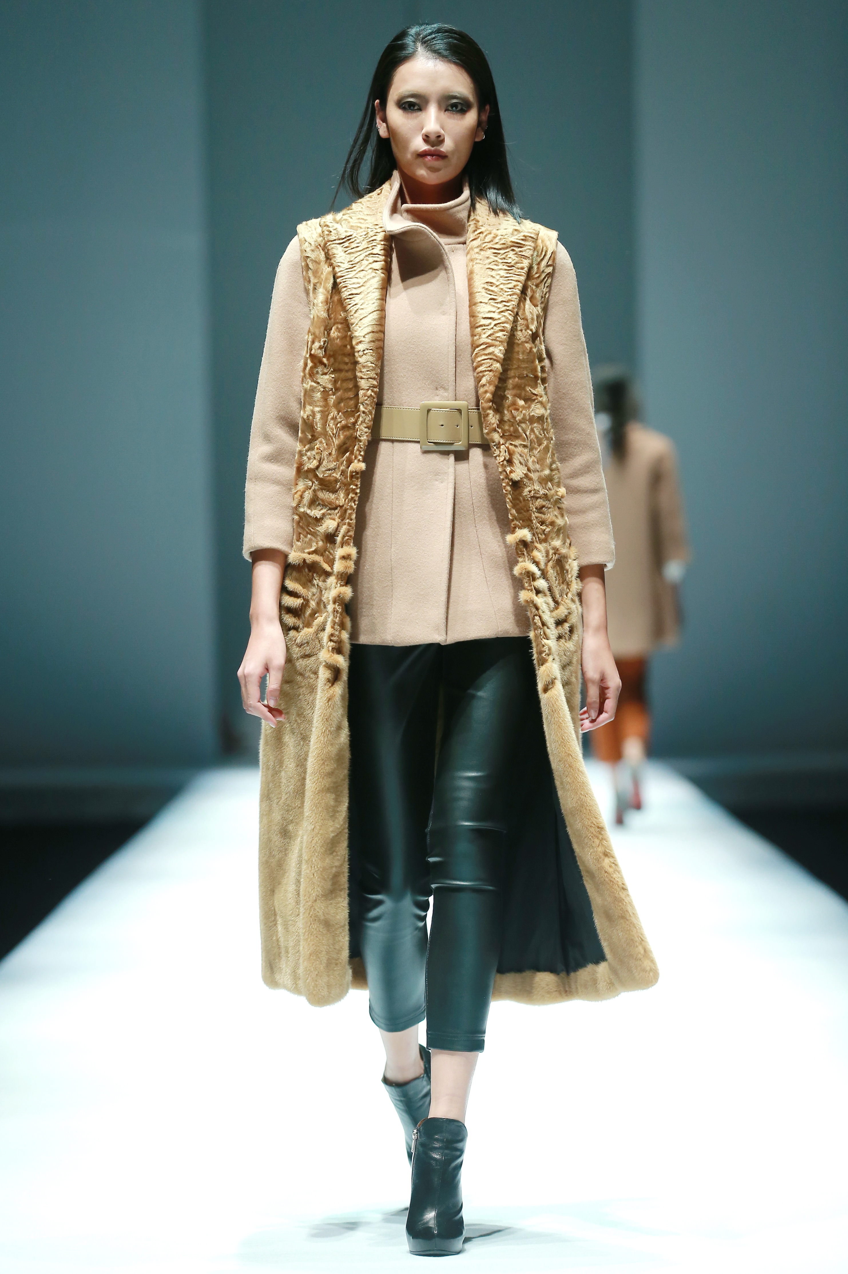 2016春夏系列中国国际时装周 哥本哈根皮草&歌力思联合发布