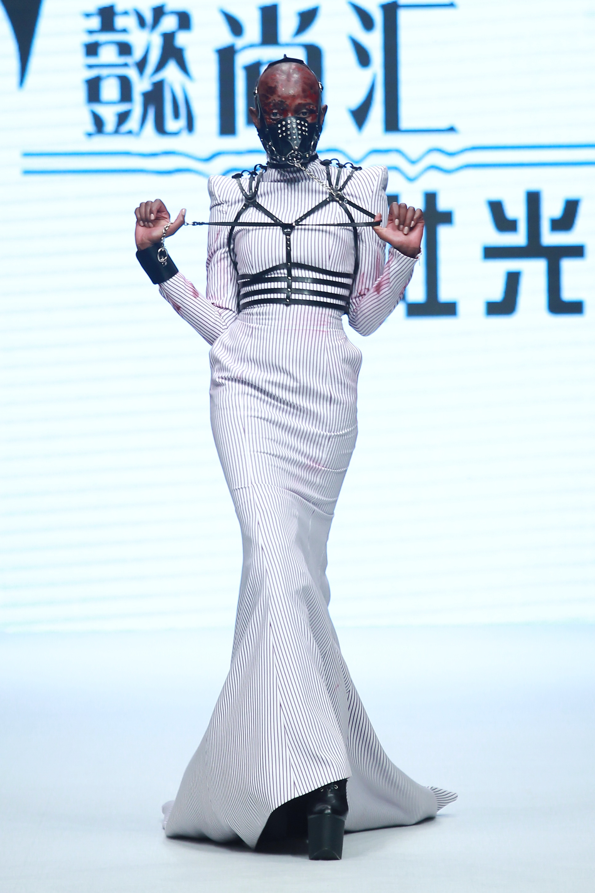 胡社光在玩啥？