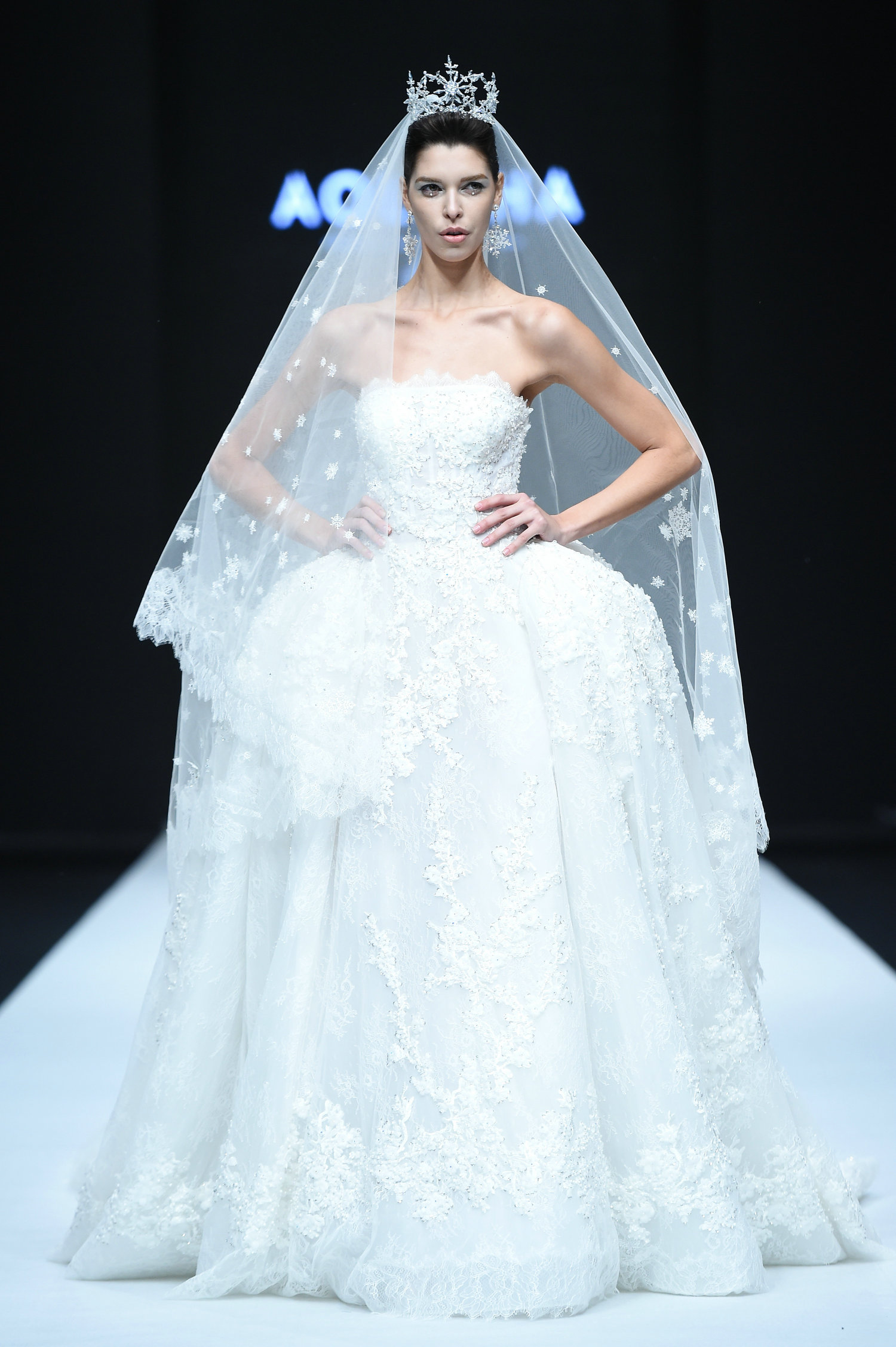 魏新坤婚纱发布