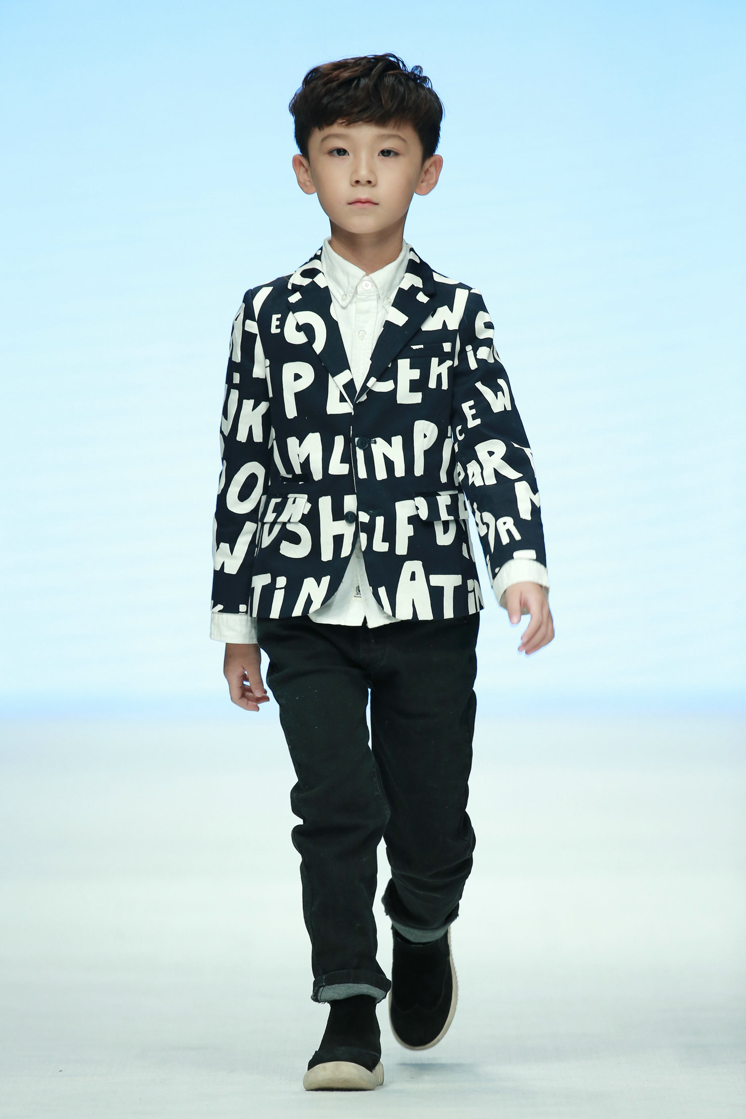 2016春夏系列中国国际时装周 小童星时尚秀