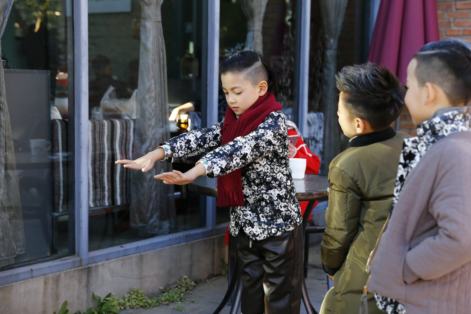 让人想起儿时最无忧无虑的时光。