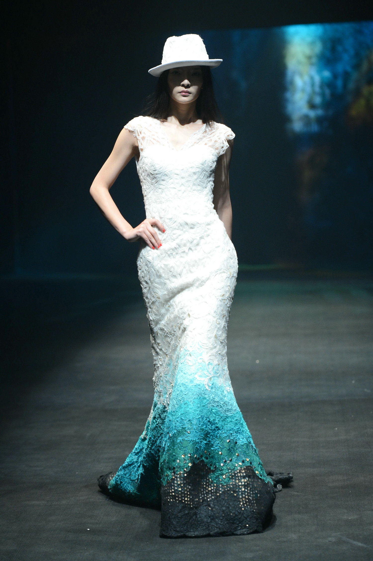 2016春夏系列中国国际时装周 茧迹·李呐时装发布