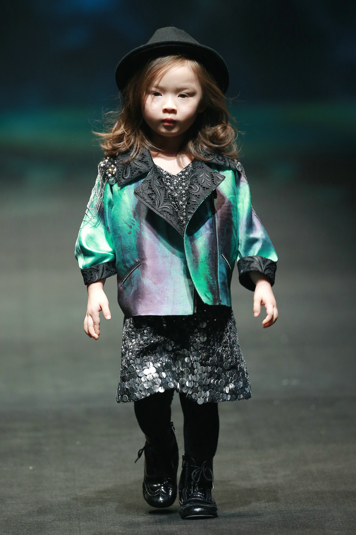 2016春夏系列中国国际时装周 茧迹·李呐时装发布