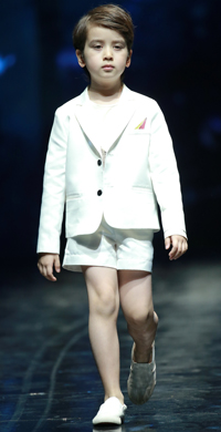 星球大战系列刘嘉亲子装发布