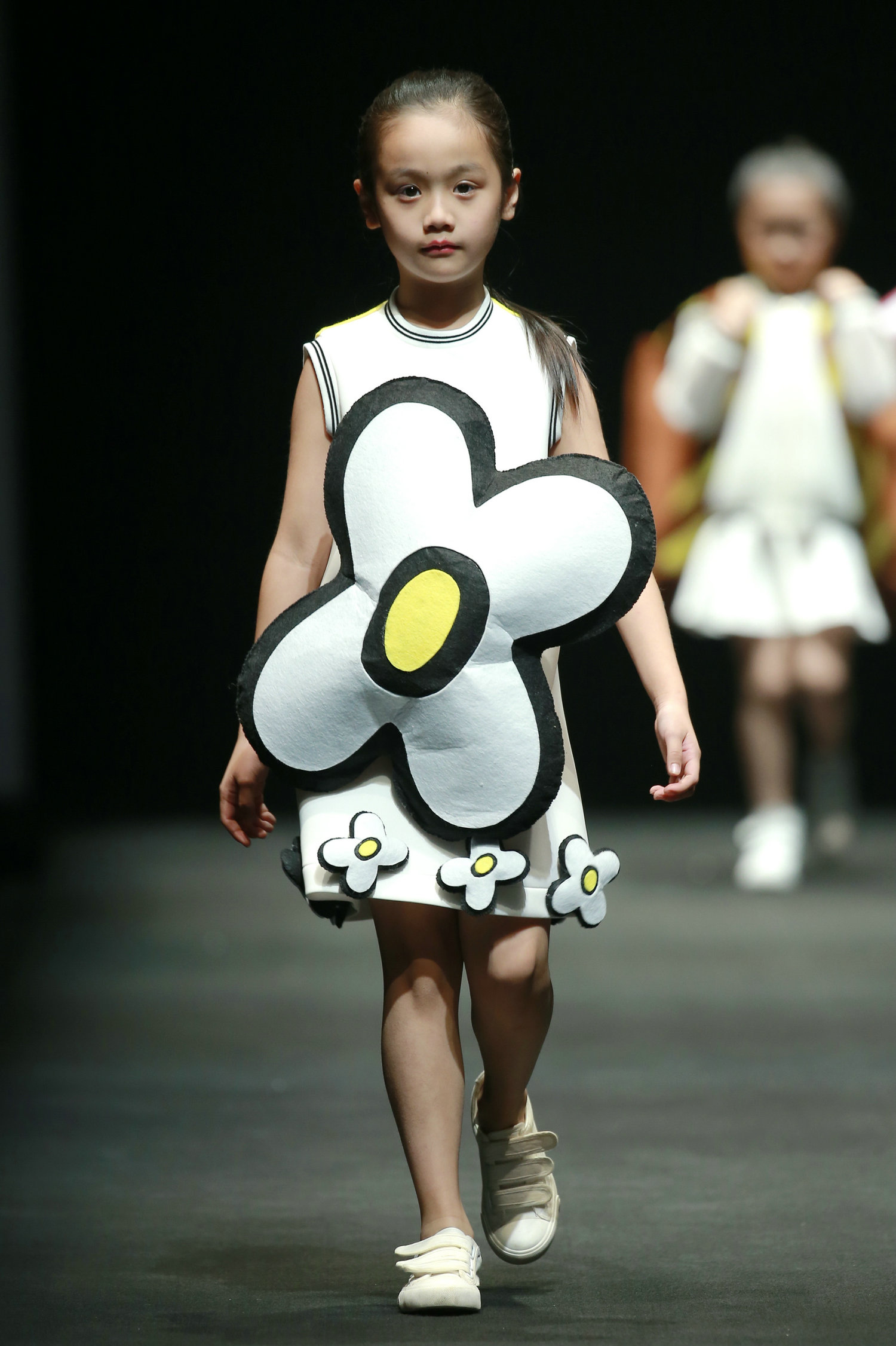 2016春夏系列中国国际时装周 Hello Kitty&My Melody·Comme Tu Es亲子装发布