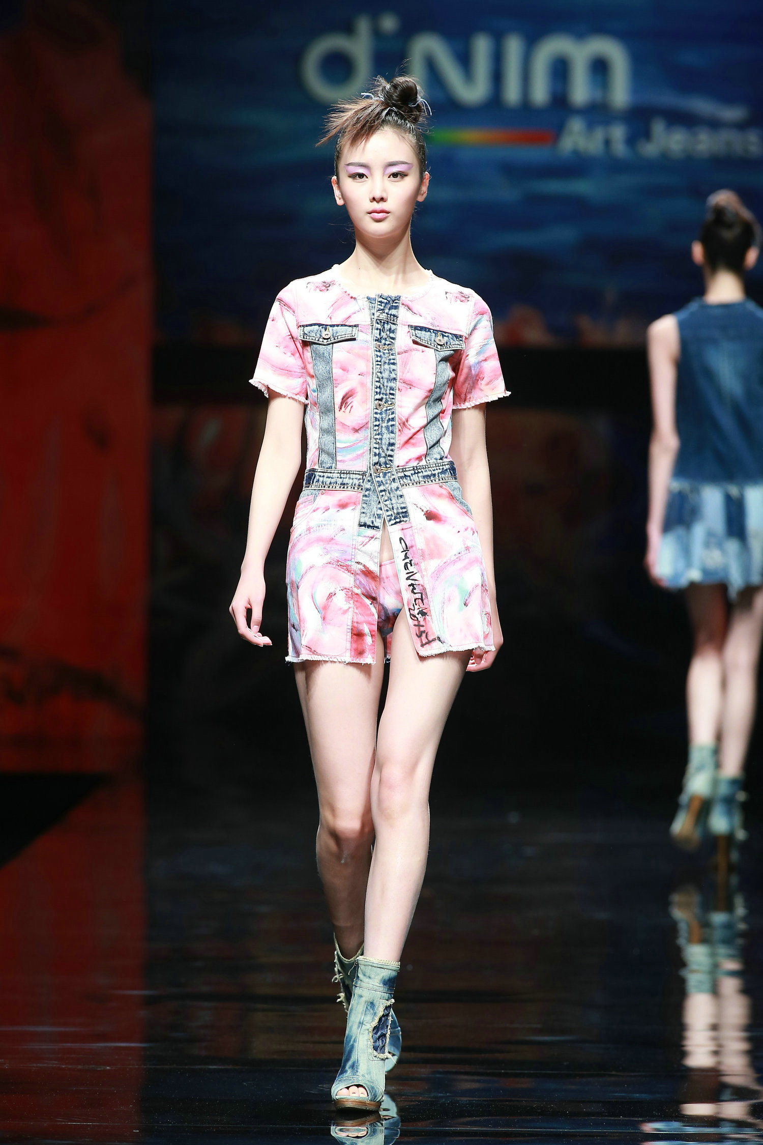 2016春夏系列中国国际时装周 nim·陈闻牛仔装发布