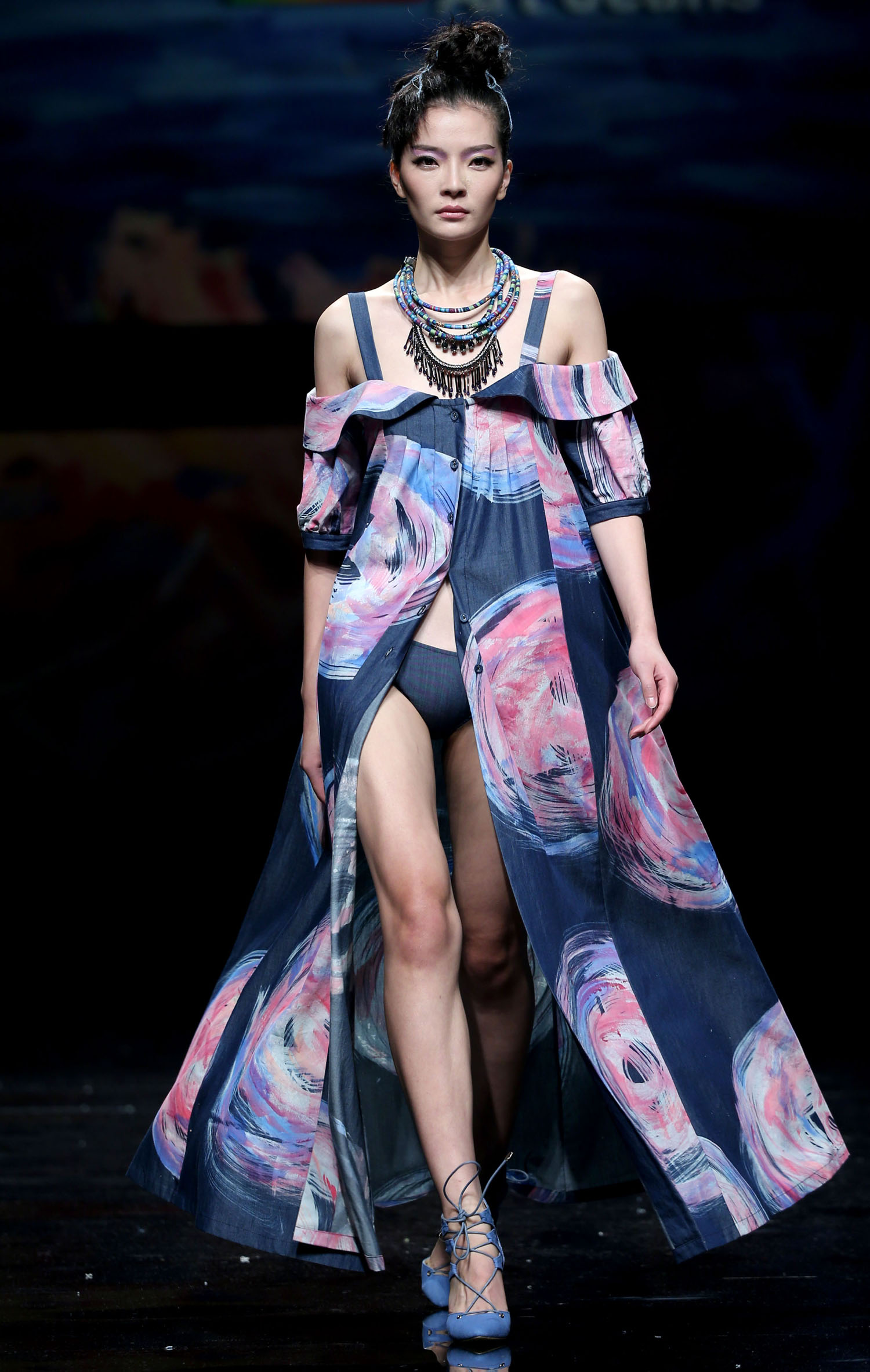 2016春夏系列中国国际时装周 nim·陈闻牛仔装发布