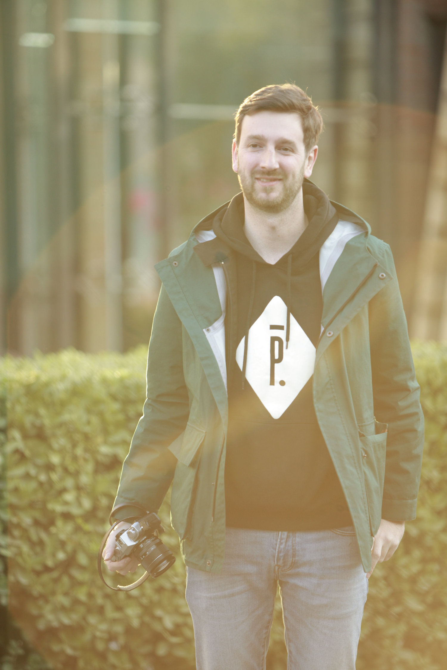 在光晕下记录别人的时尚，我们记录下你的时尚。