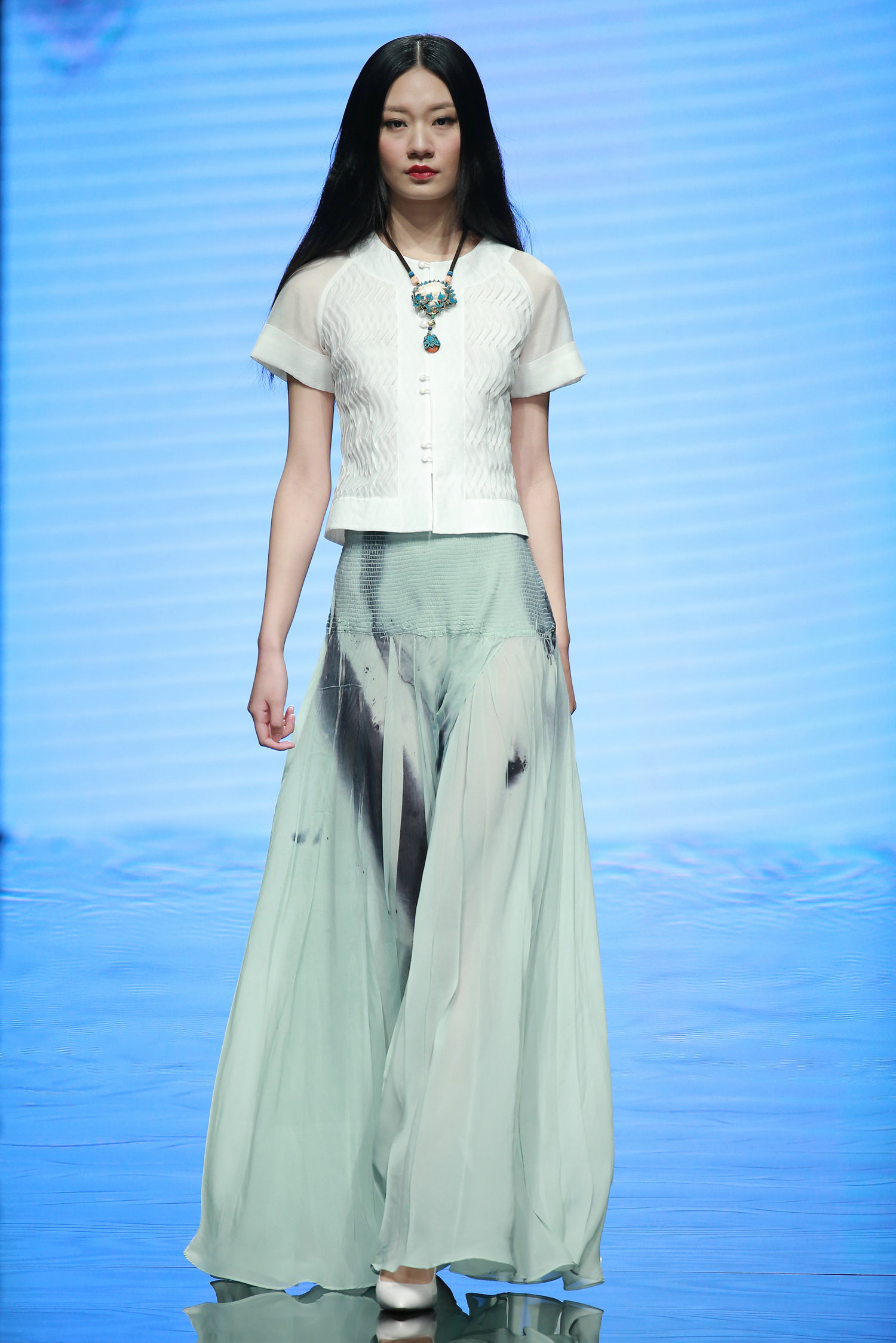 2016春夏系列中国国际时装周 飞梵逸爵·孙雪飞发布