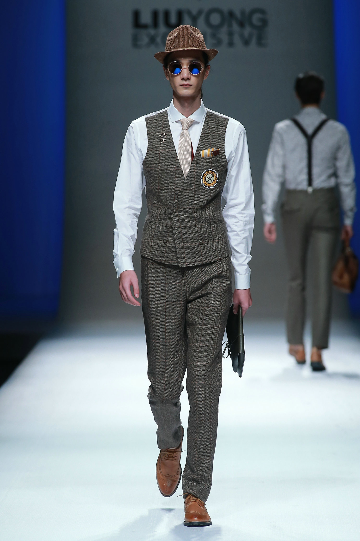 2016春夏系列中国国际时装周 亨利 赫伯特·刘勇私定作品发布