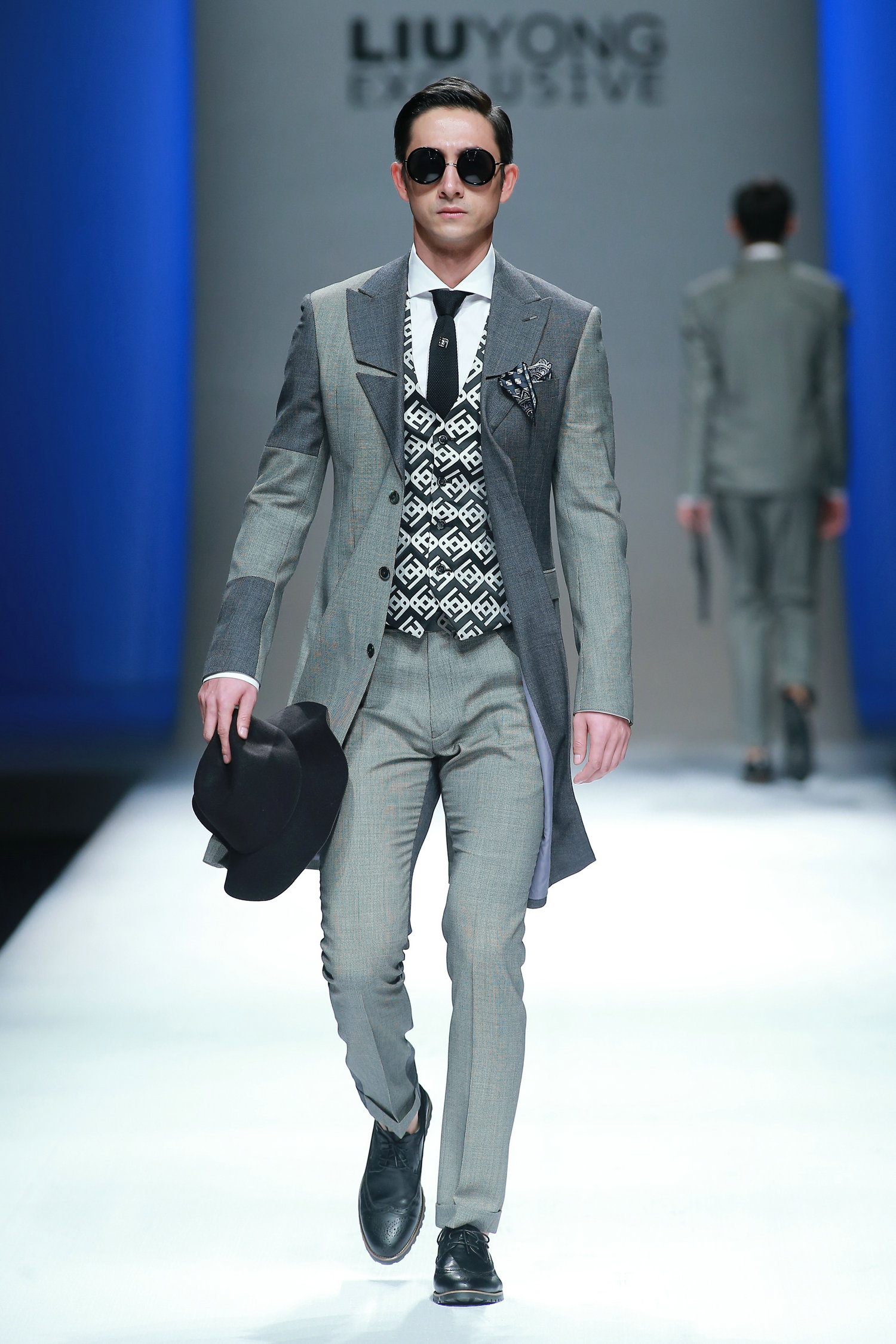 2016春夏系列中国国际时装周 亨利 赫伯特·刘勇私定作品发布