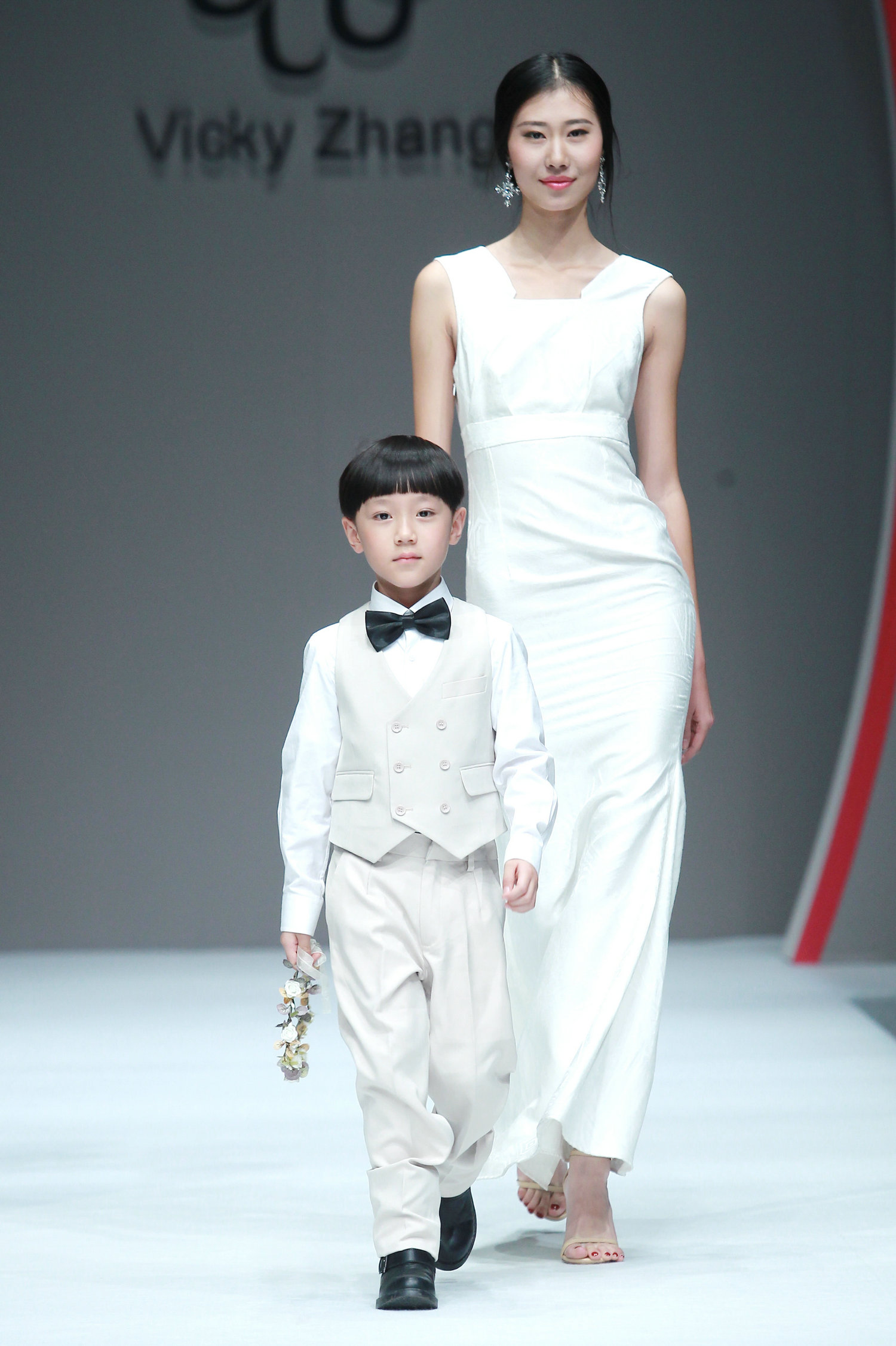 2016春夏系列中国国际时装周 Vicky Zhang·许馨尹亲子装发布