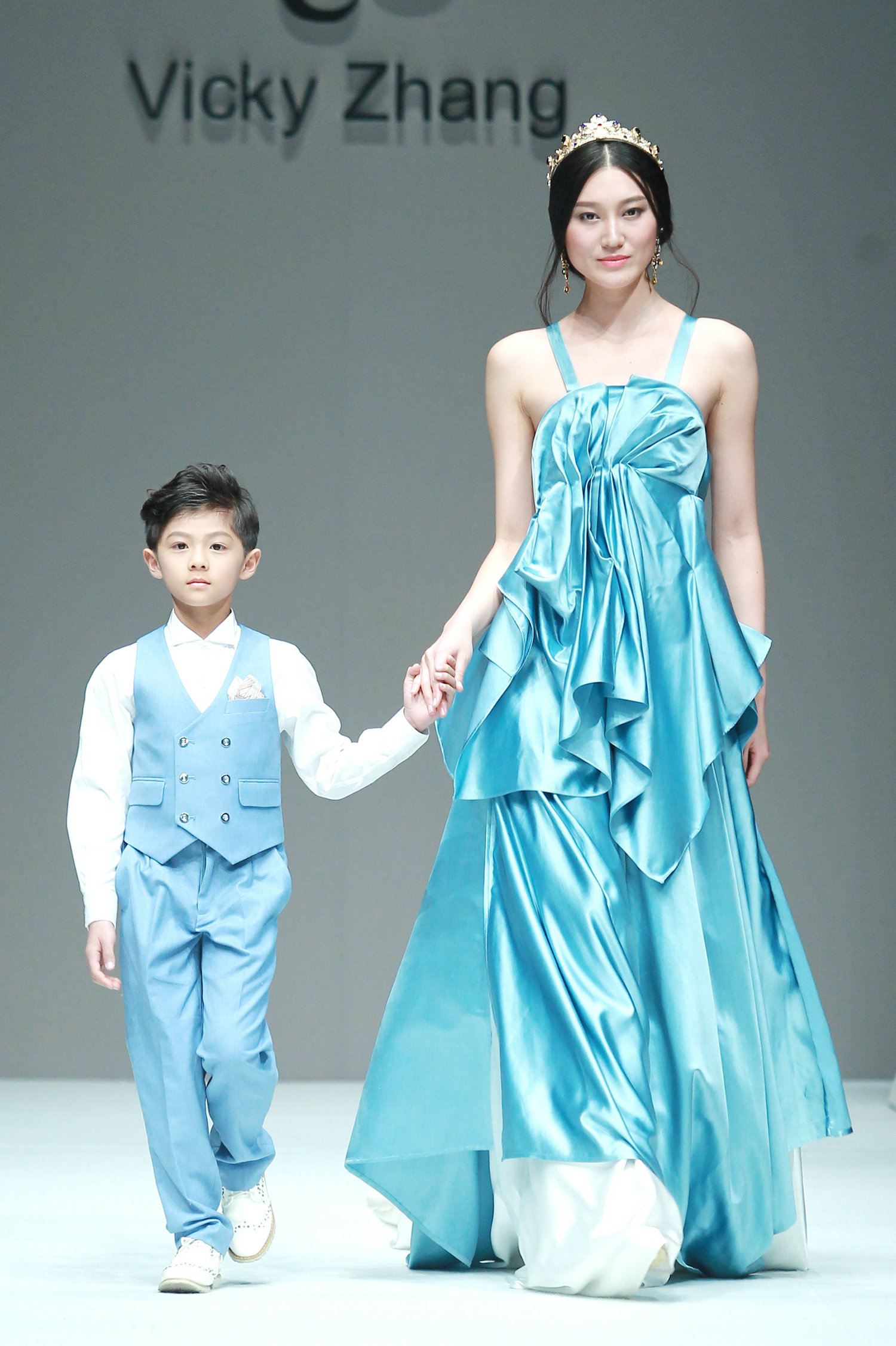 2016春夏系列中国国际时装周 Vicky Zhang·许馨尹亲子装发布