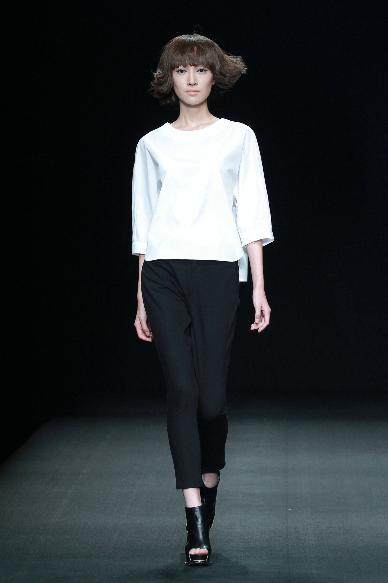 2016春夏系列中国国际时装周 broadcast  播 王陶发布