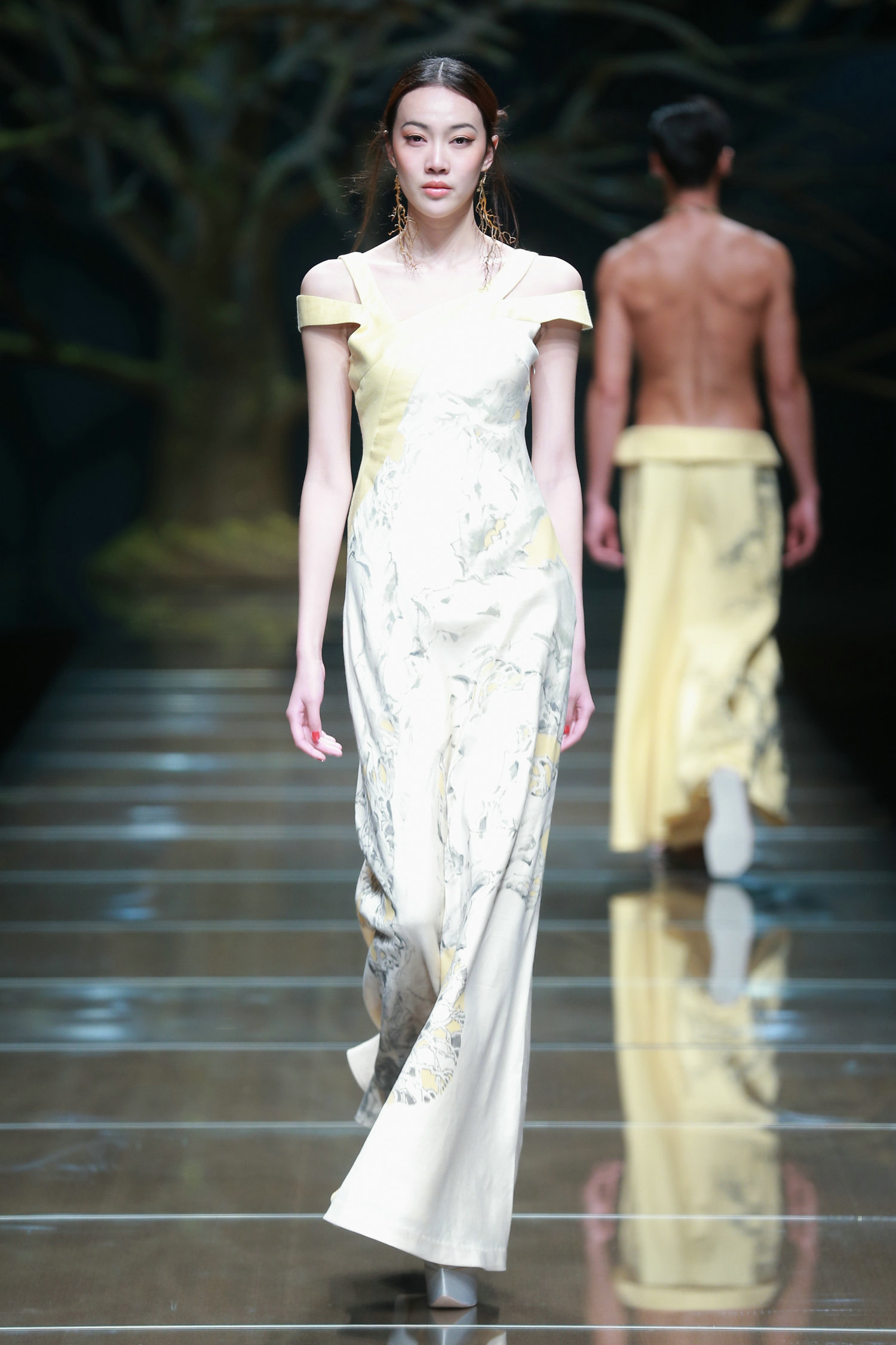 2016春夏系列中国国际时装周 九五丝御&middot;邓兆萍时装发布