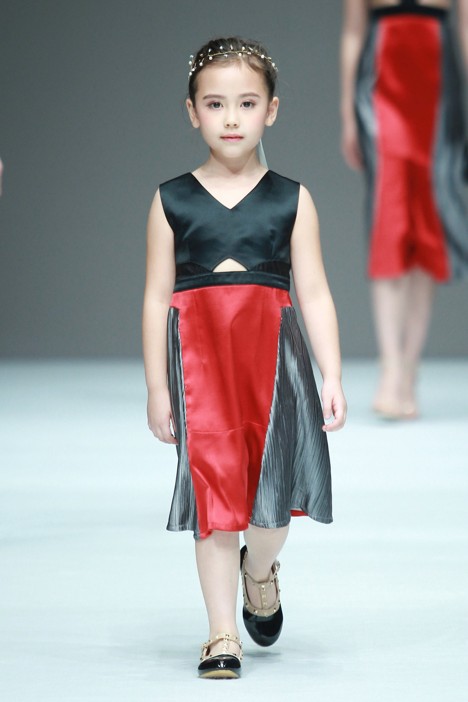 2016春夏系列中国国际时装周 Vicky Zhang&middot;许馨尹亲子装发布