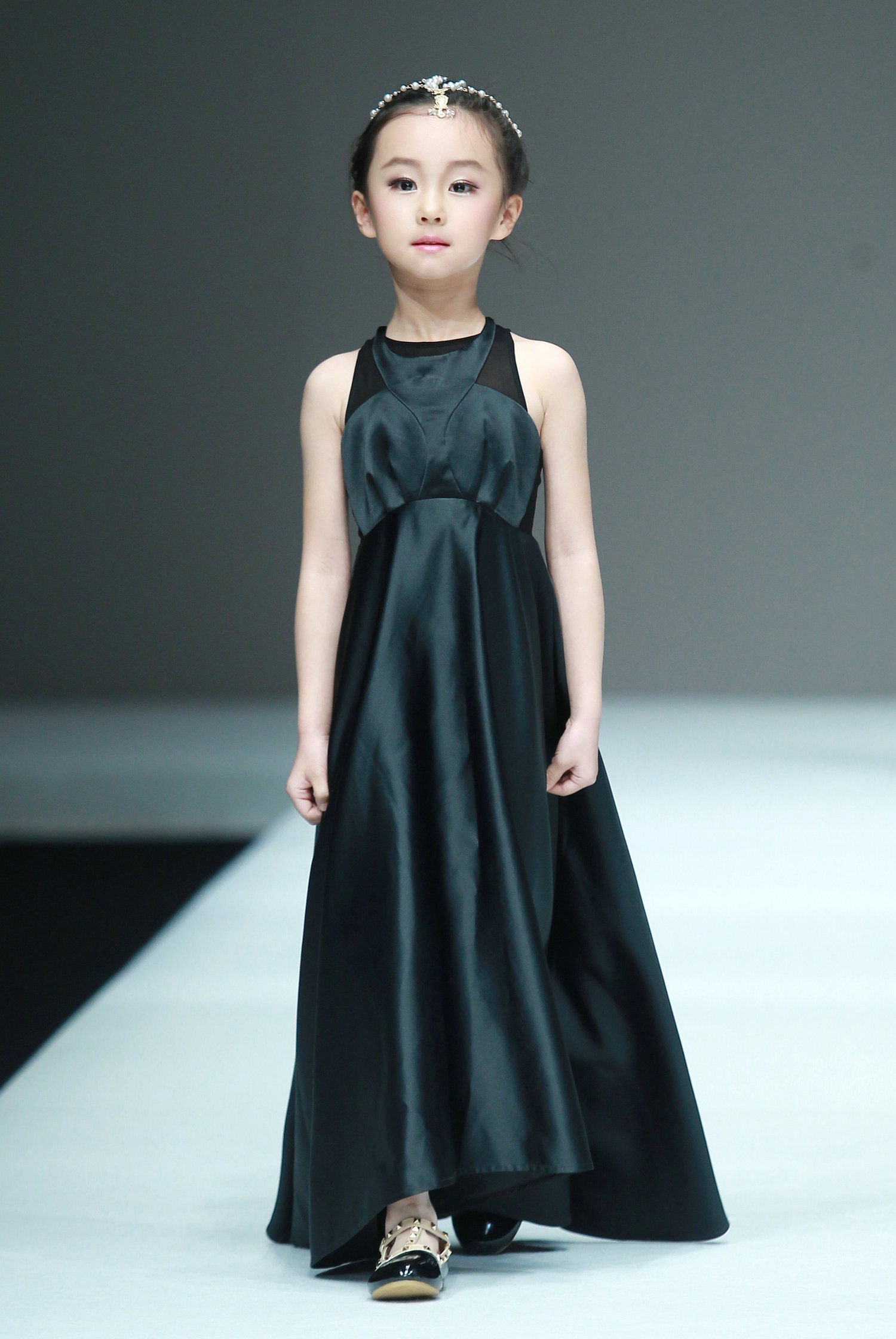 2016春夏系列中国国际时装周 Vicky Zhang&middot;许馨尹亲子装发布